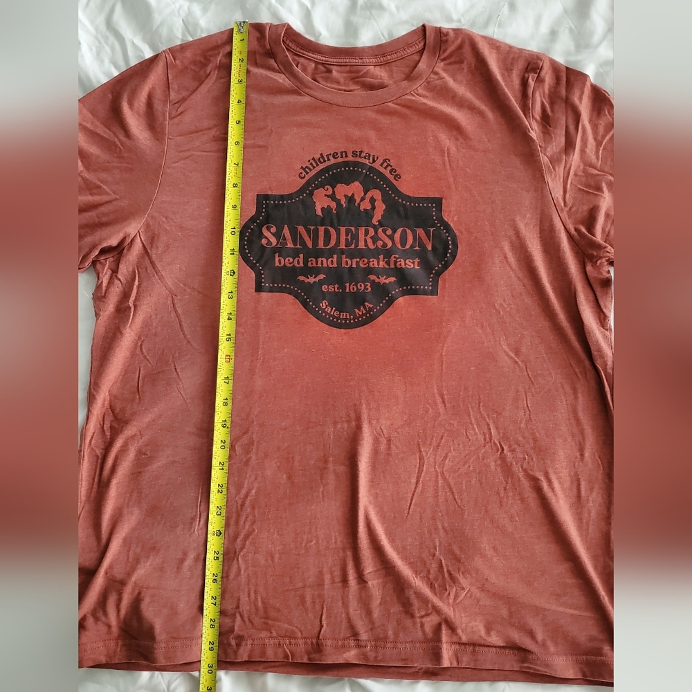 Hocus Pocus Sanderson Sister's Tee EUC - Picture 3 of 4